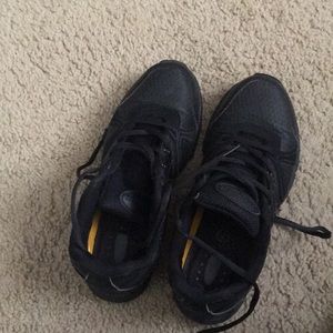 Men’s work sneakers size 7